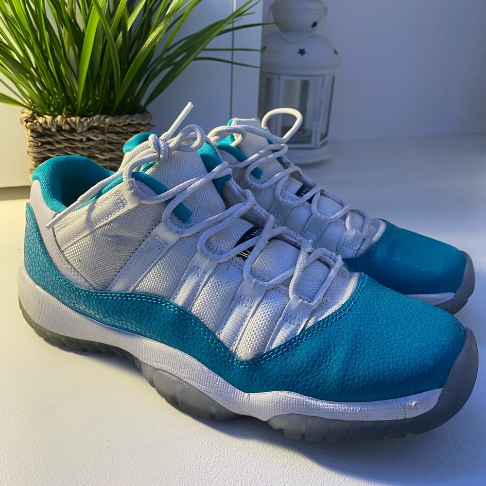 Jordan 11 Retro low